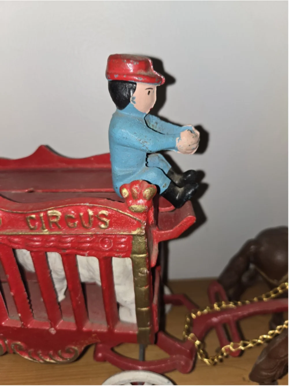 Vintage Cast Iron Overland Circus Wagon 2 Horses 3 Men Polar Bear Pull Toy 16
